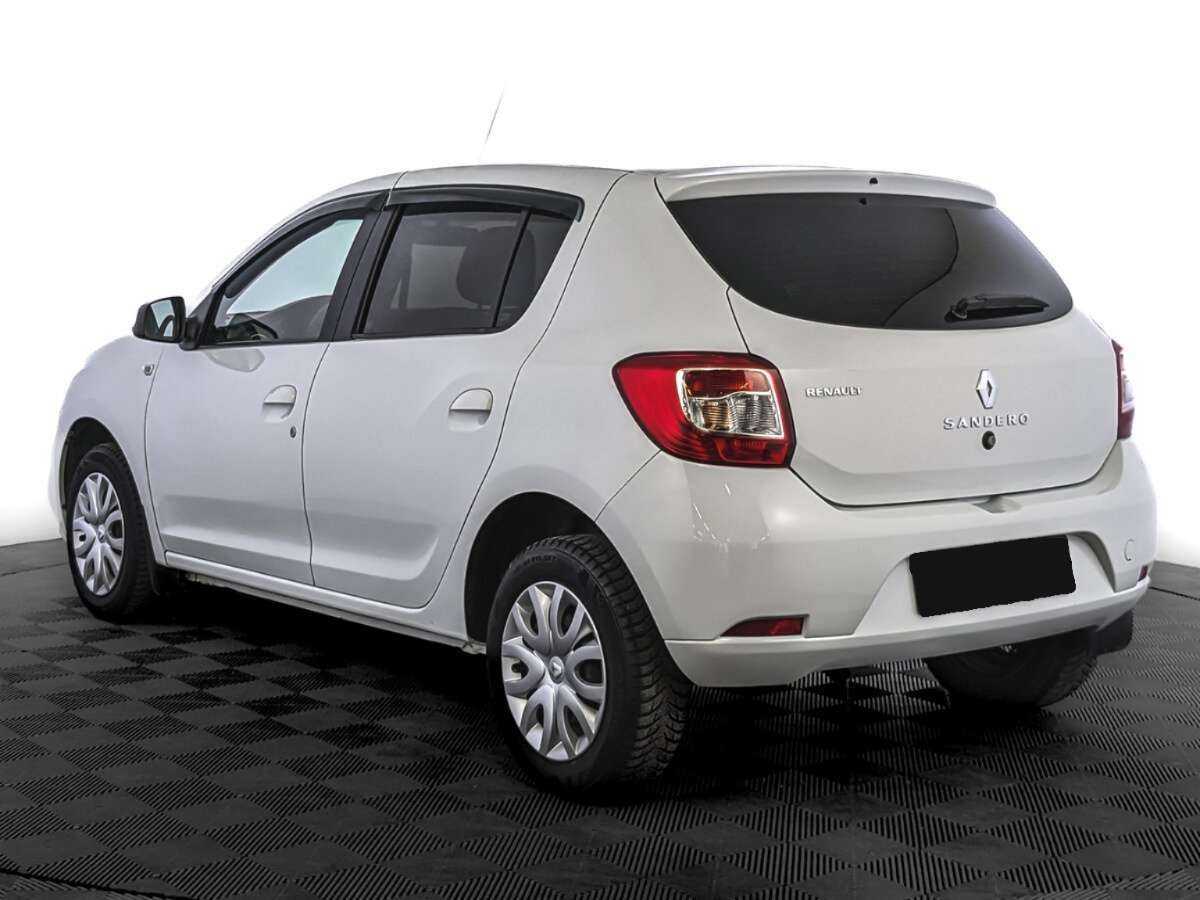 Renault Sandero с пробегом — 2016 год. Фото: #6