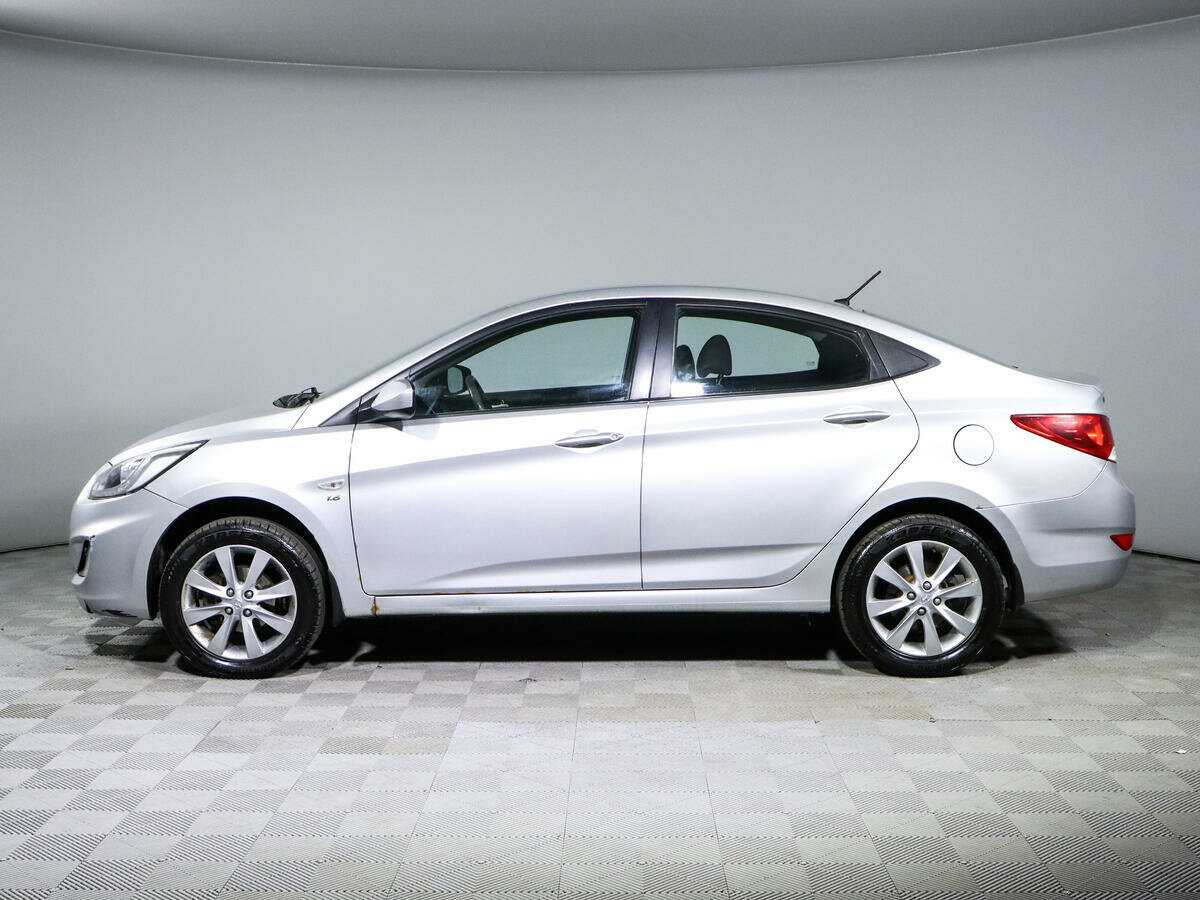 Hyundai Solaris с пробегом — 2013 год. Фото: #7