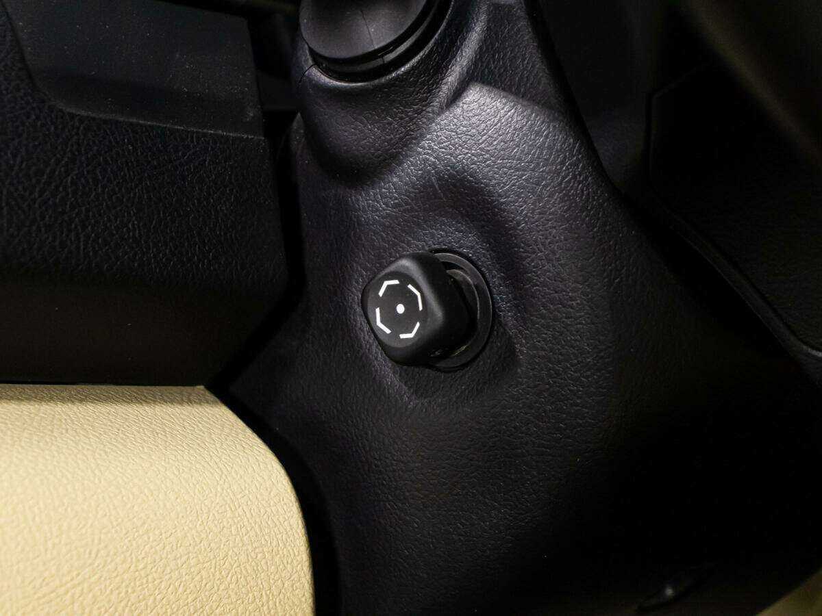 Toyota Camry с пробегом — 2017 год. Фото: #16