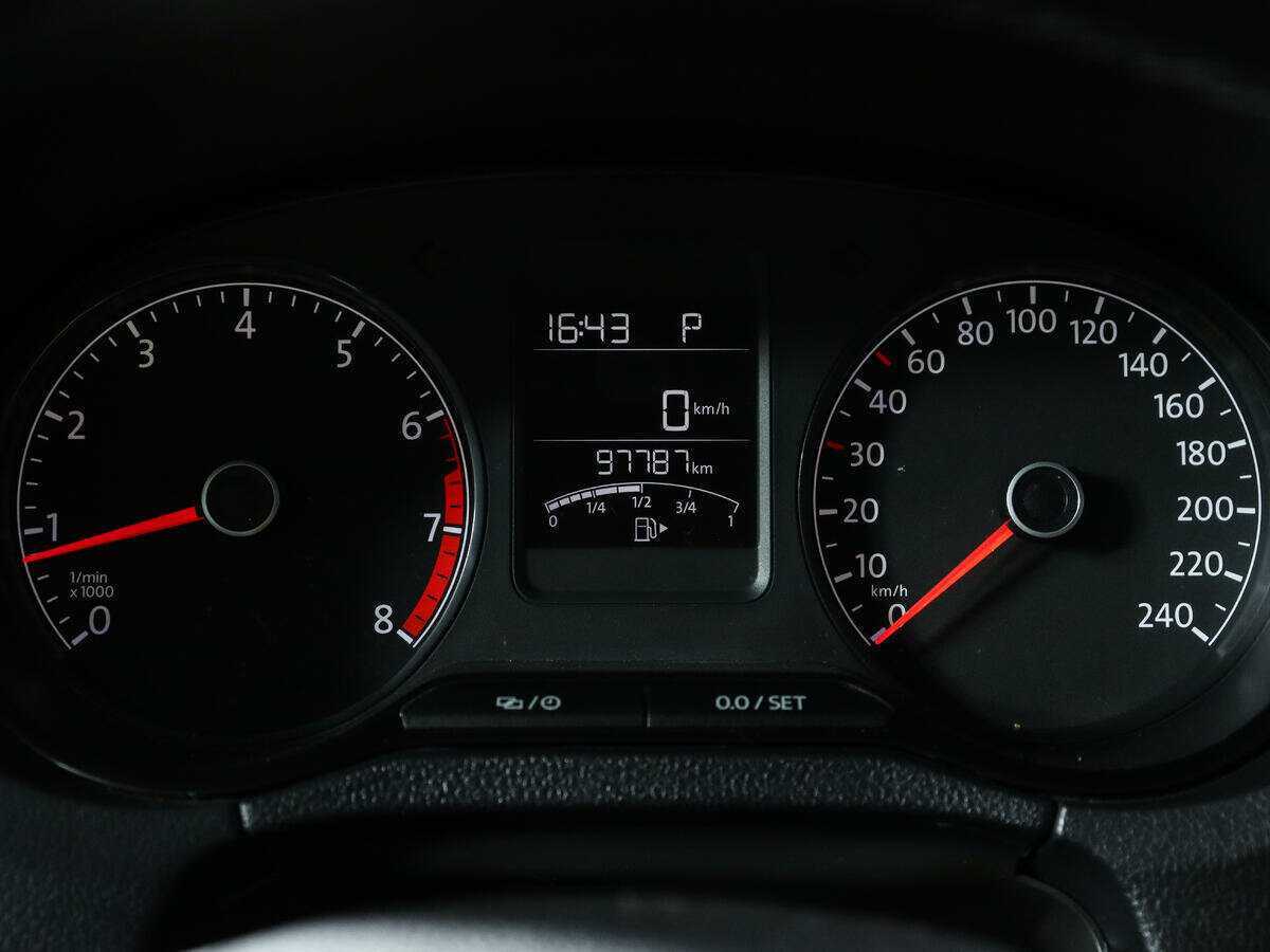 Volkswagen Polo с пробегом — 2017 год. Фото: #10