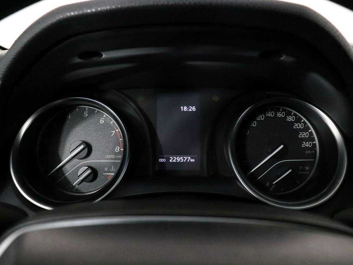 Toyota Camry с пробегом — 2020 год. Фото: #9