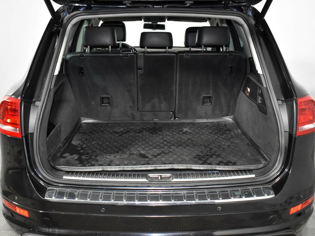 Volkswagen Touareg с пробегом — 2014 год. Фото: #17
