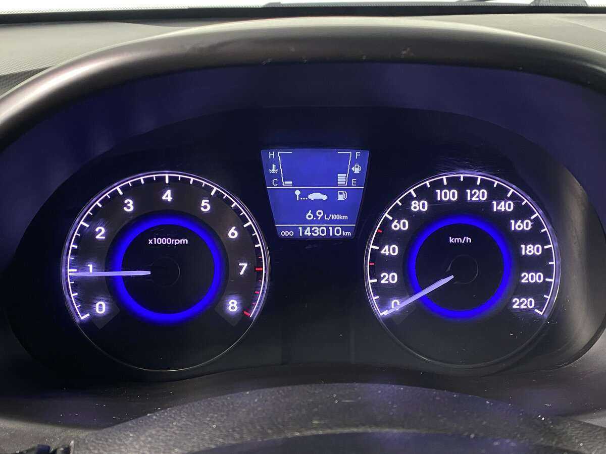 Hyundai Solaris с пробегом — 2013 год. Фото: #16