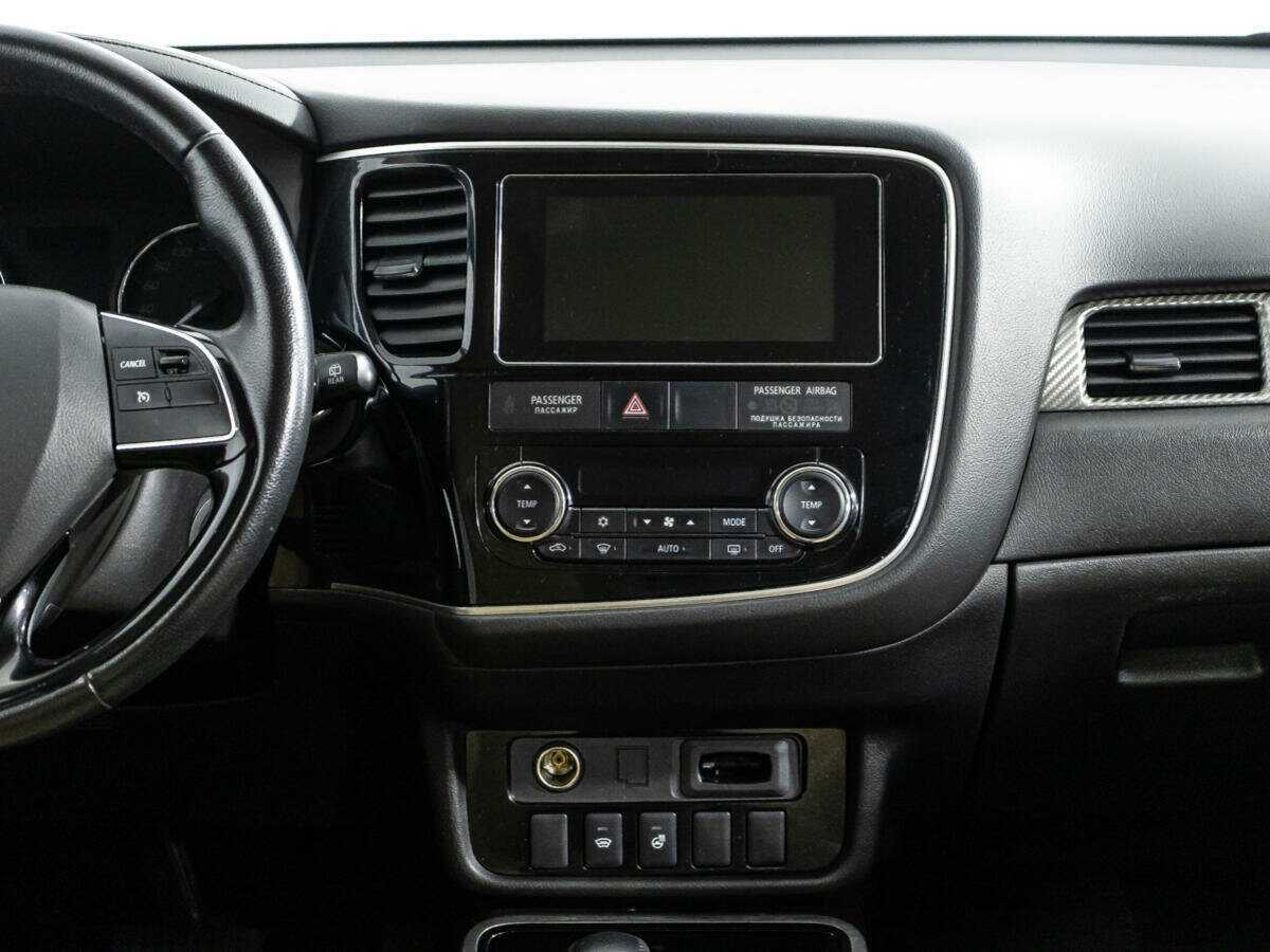 Mitsubishi Outlander с пробегом — 2018 год. Фото: #13