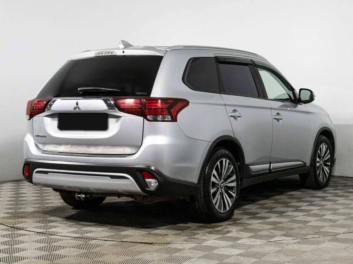 Mitsubishi Outlander с пробегом — 2020 год. Фото: #3