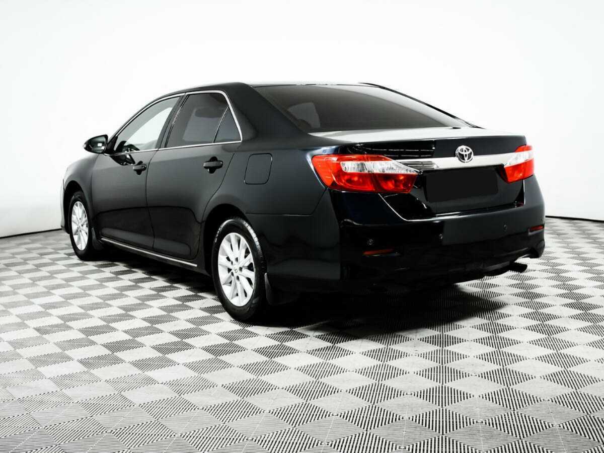 Toyota Camry с пробегом — 2013 год. Фото: #6