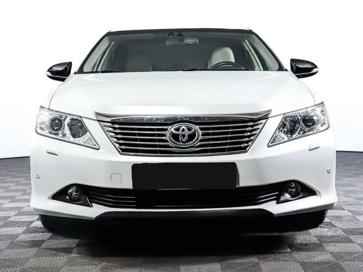 Toyota Camry с пробегом — 2014 год. Фото: #1