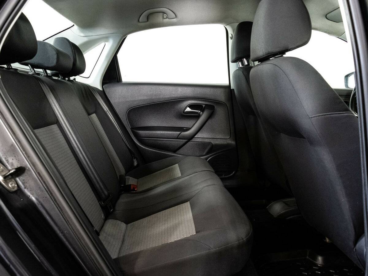 Volkswagen Polo с пробегом — 2012 год. Фото: #12