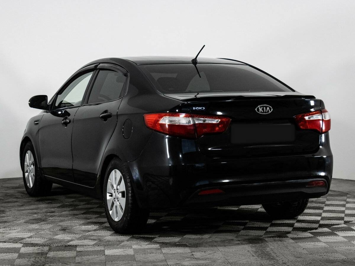 Kia Rio с пробегом — 2012 год. Фото: #5