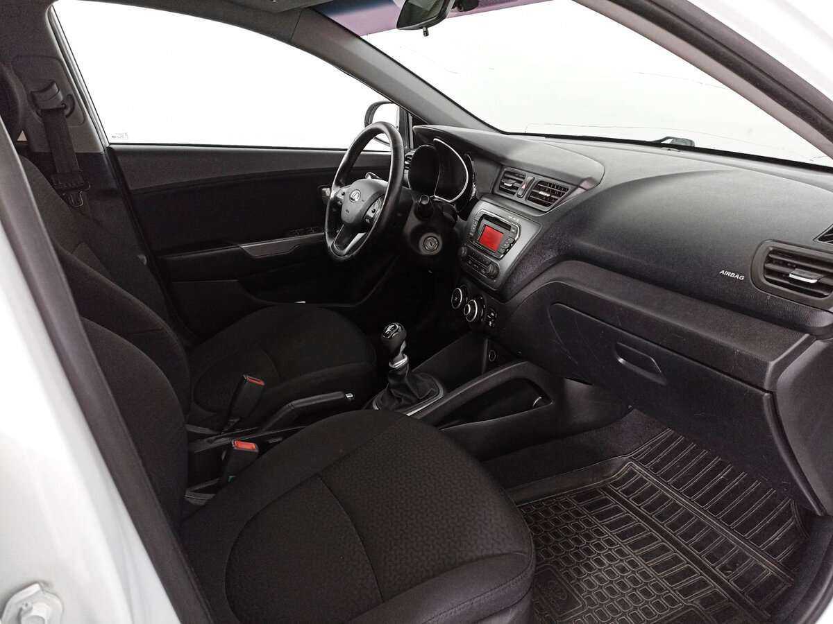 Kia Rio с пробегом — 2014 год. Фото: #10
