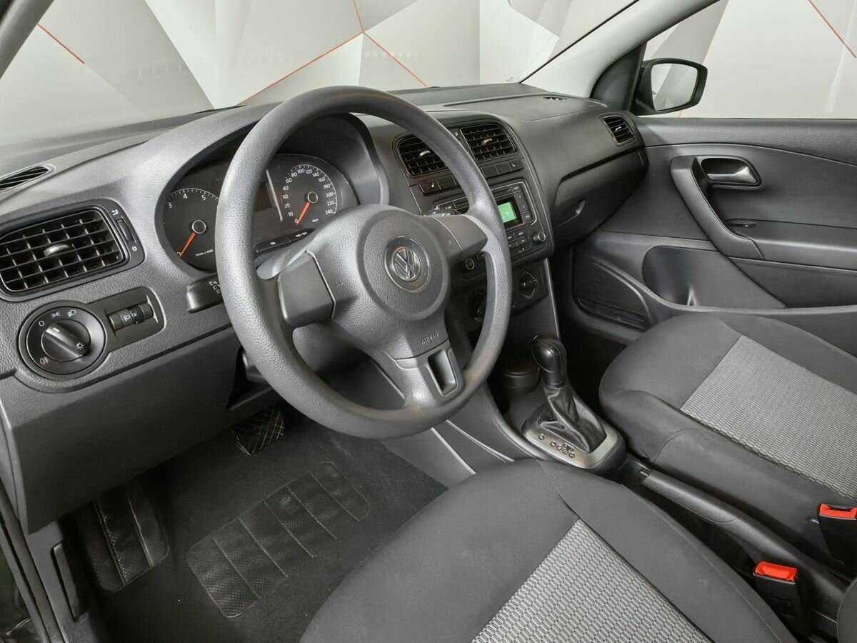 Volkswagen Polo с пробегом — 2013 год. Фото: #13