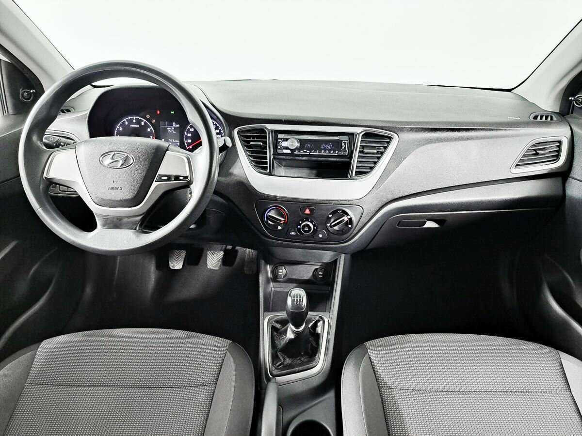 Hyundai Solaris с пробегом — 2017 год. Фото: #11