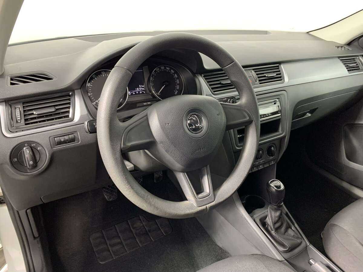 Skoda Rapid с пробегом — 2017 год. Фото: #21