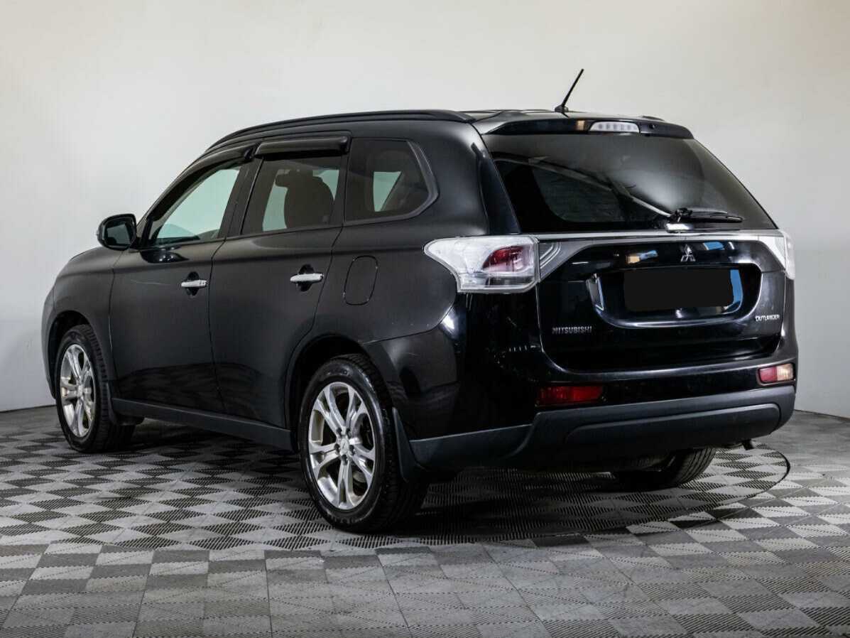 Mitsubishi Outlander с пробегом — 2012 год. Фото: #6