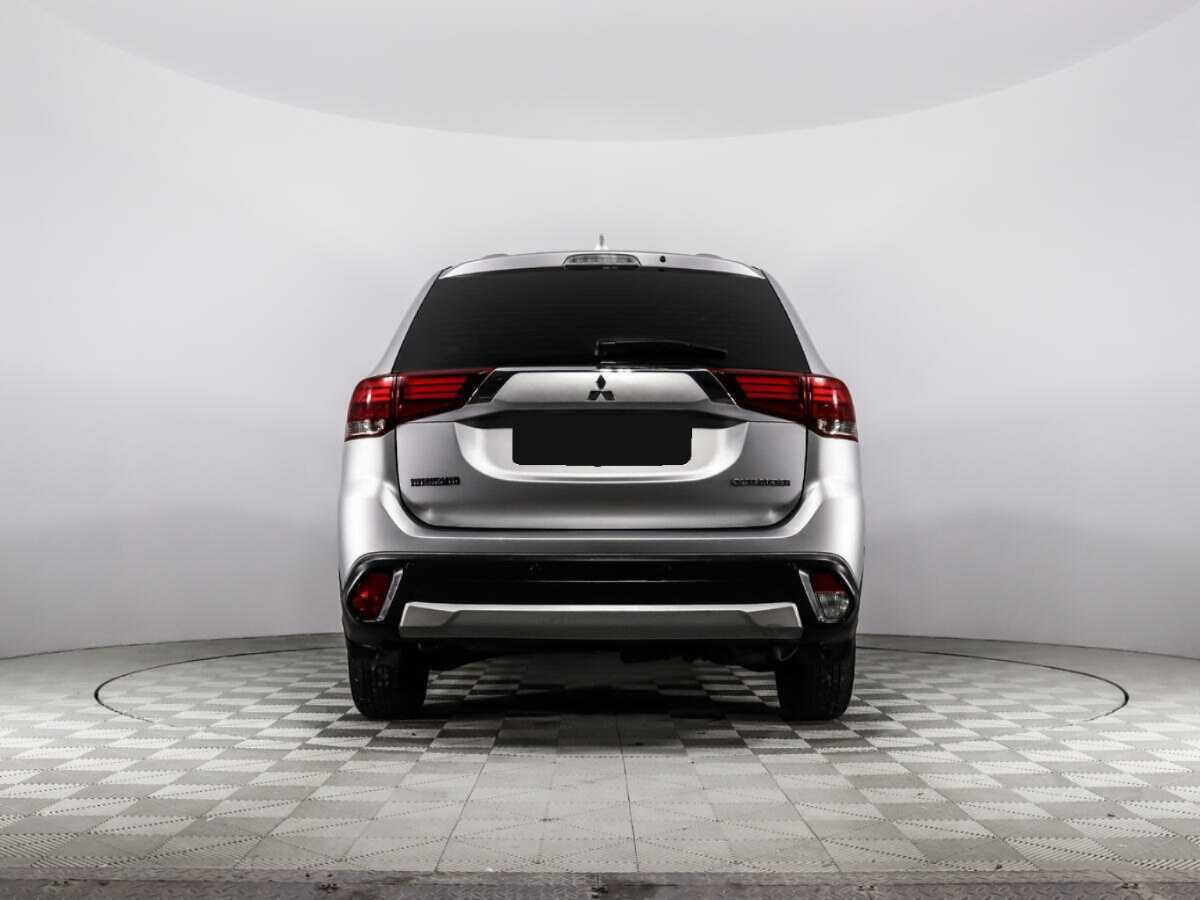 Mitsubishi Outlander с пробегом — 2018 год. Фото: #5