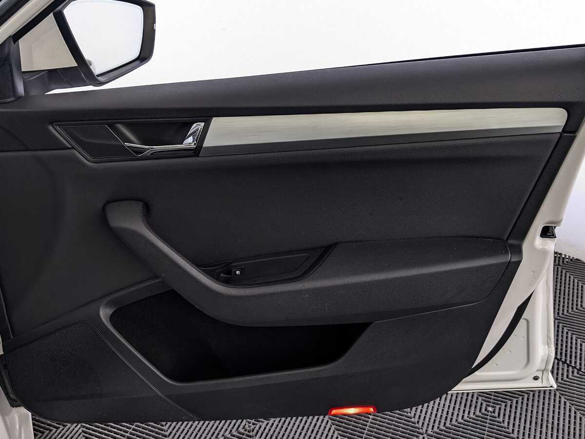 Skoda Superb с пробегом — 2017 год. Фото: #23