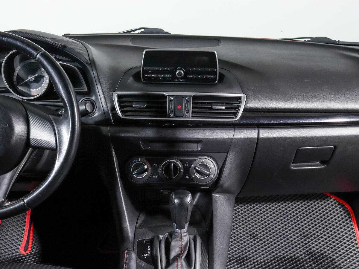 Mazda 3 с пробегом — 2013 год. Фото: #9