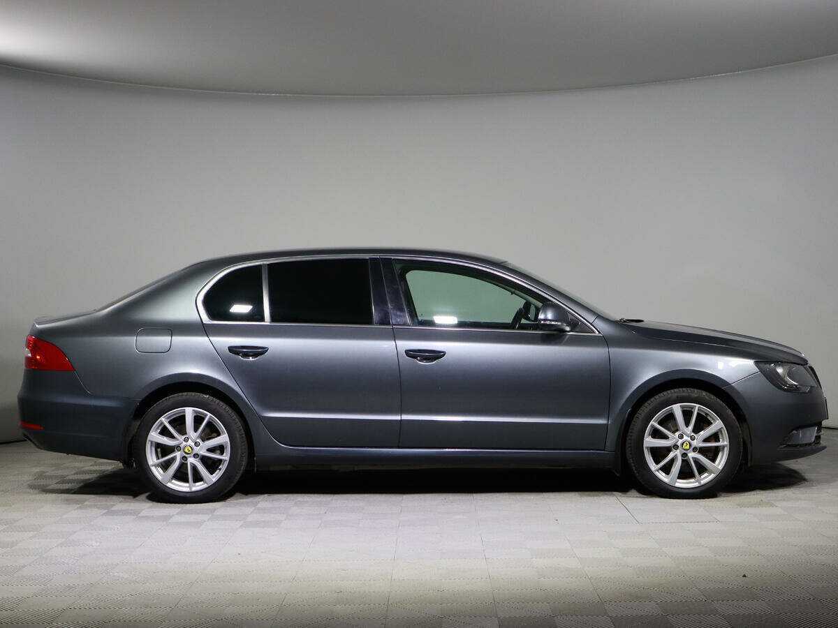 Skoda Superb с пробегом — 2014 год. Фото: #3