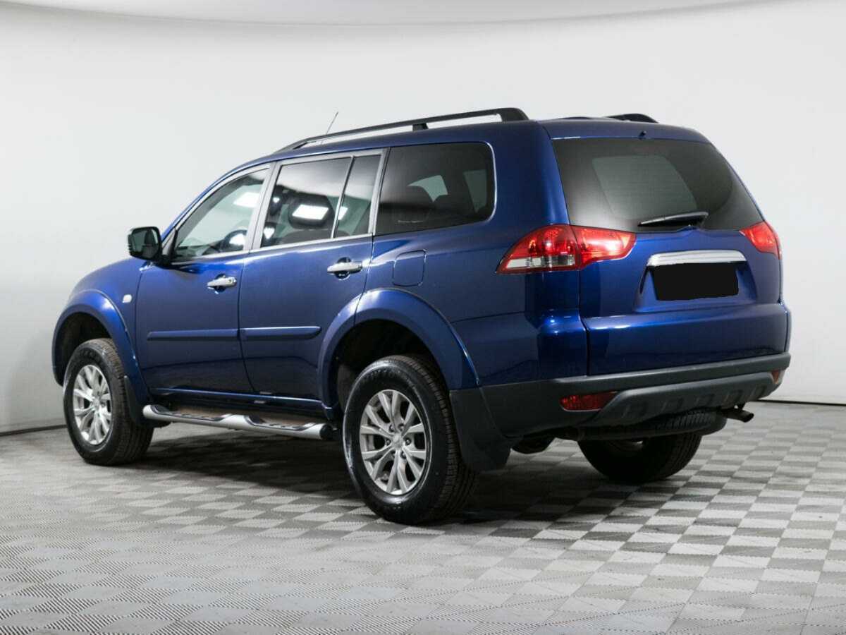 Mitsubishi Pajero Sport с пробегом — 2013 год. Фото: #6