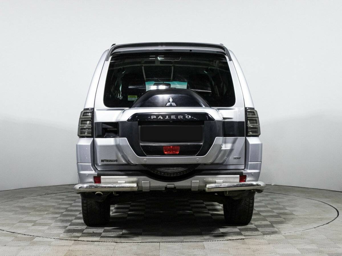 Mitsubishi Pajero с пробегом — 2015 год. Фото: #4