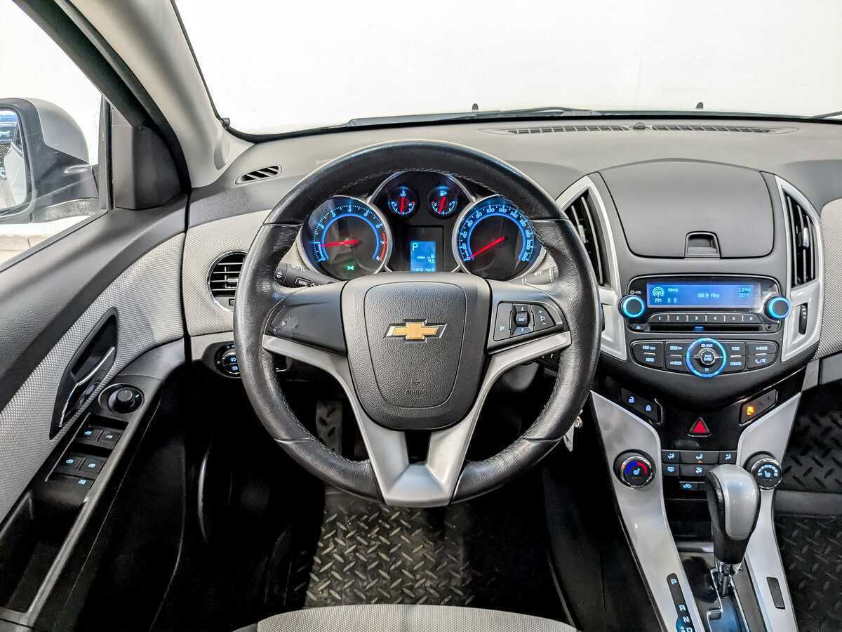 Chevrolet Cruze с пробегом — 2013 год. Фото: #18