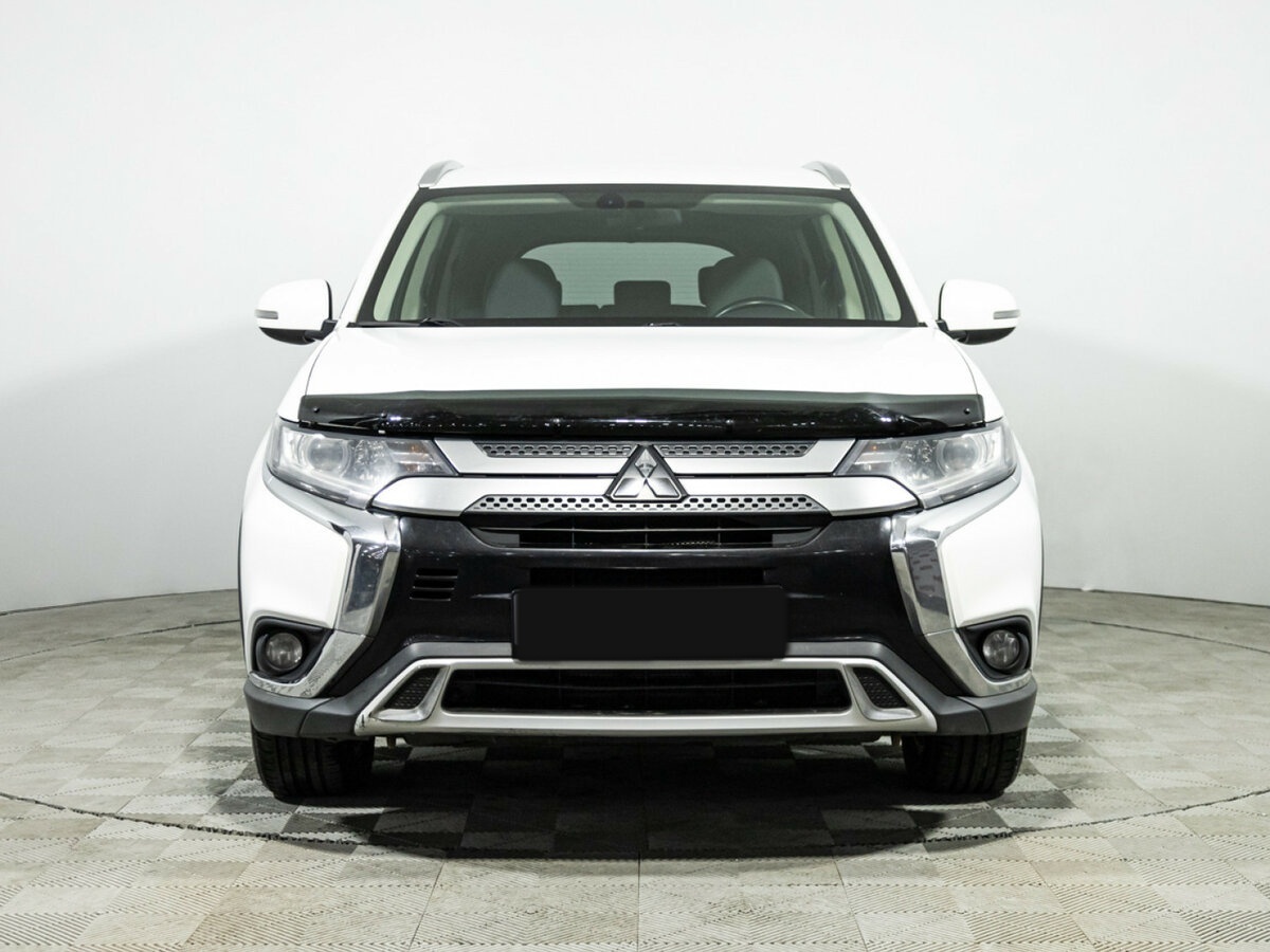 Mitsubishi Outlander с пробегом — 2019 год. Фото: #1