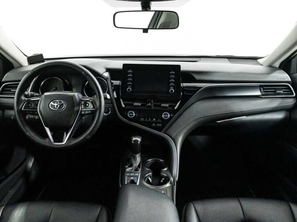 Toyota Camry с пробегом — 2021 год. Фото: #11