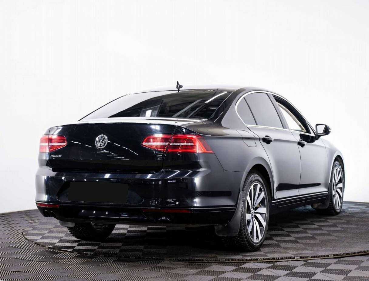 Volkswagen Passat с пробегом — 2019 год. Фото: #5