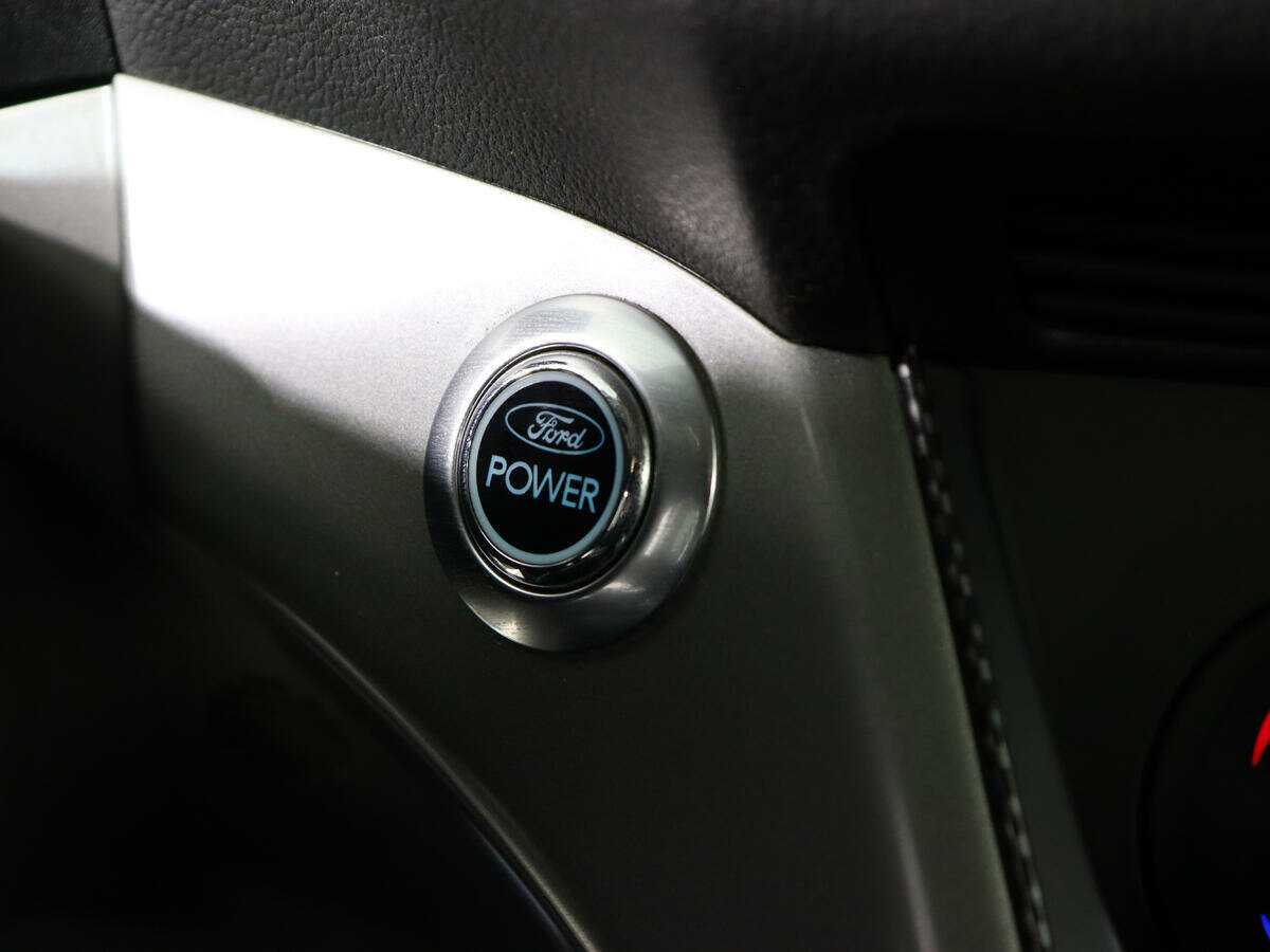 Ford Kuga с пробегом — 2014 год. Фото: #18