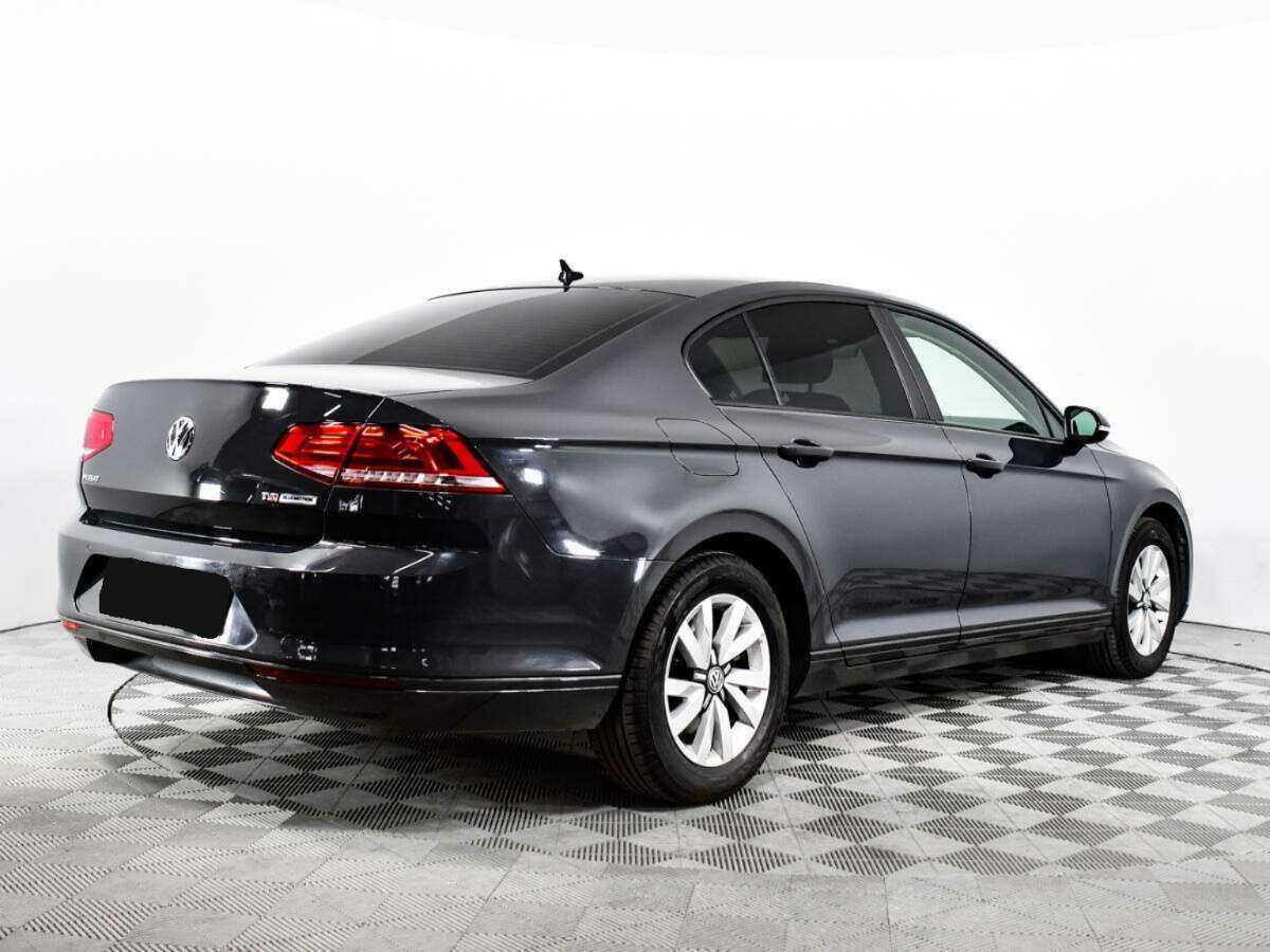 Volkswagen Passat с пробегом — 2017 год. Фото: #4