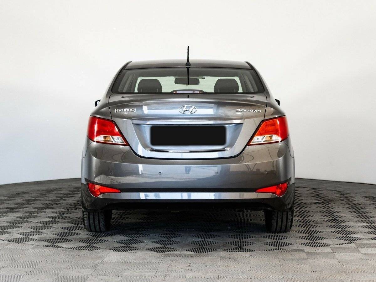 Hyundai Solaris с пробегом — 2015 год. Фото: #4