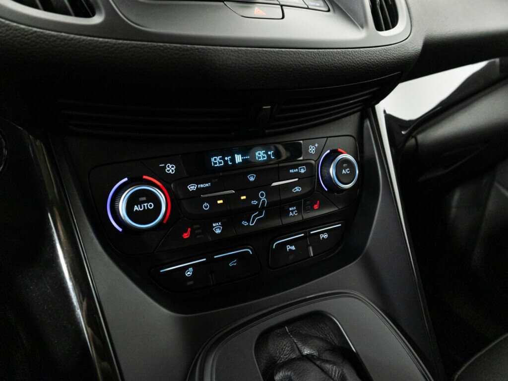 Ford Kuga с пробегом — 2017 год. Фото: #17