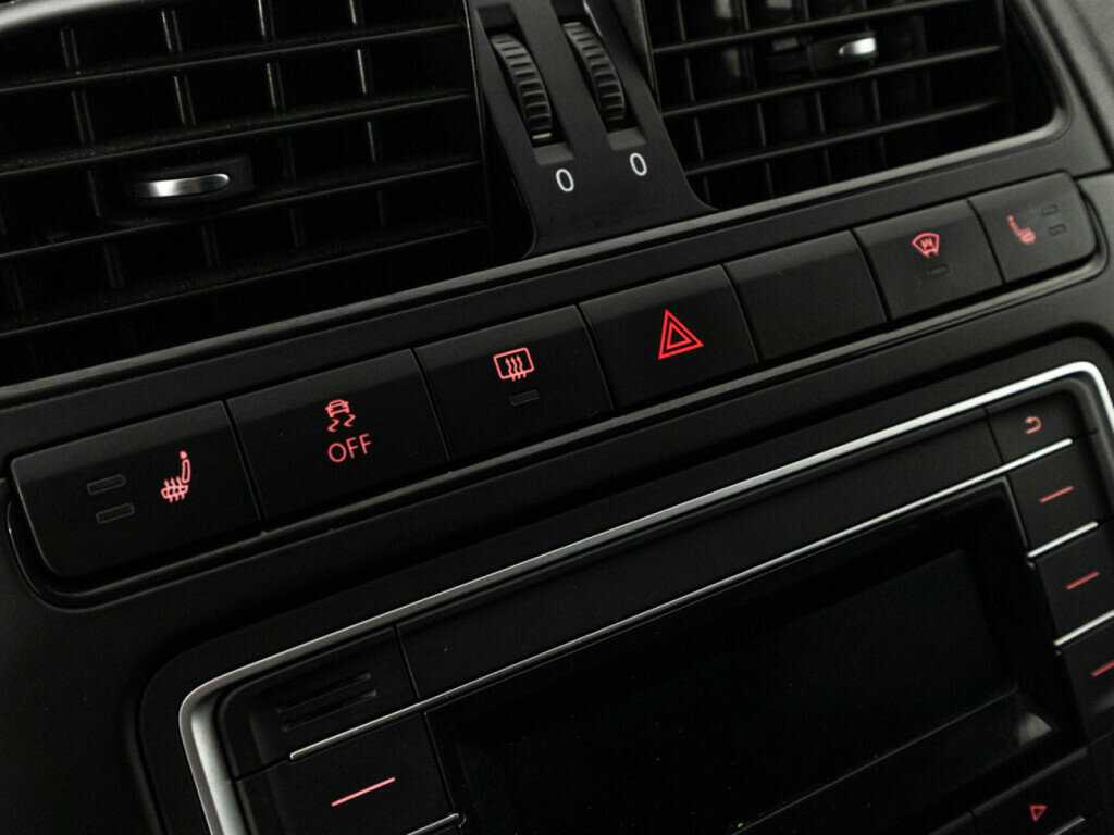 Volkswagen Polo с пробегом — 2016 год. Фото: #15