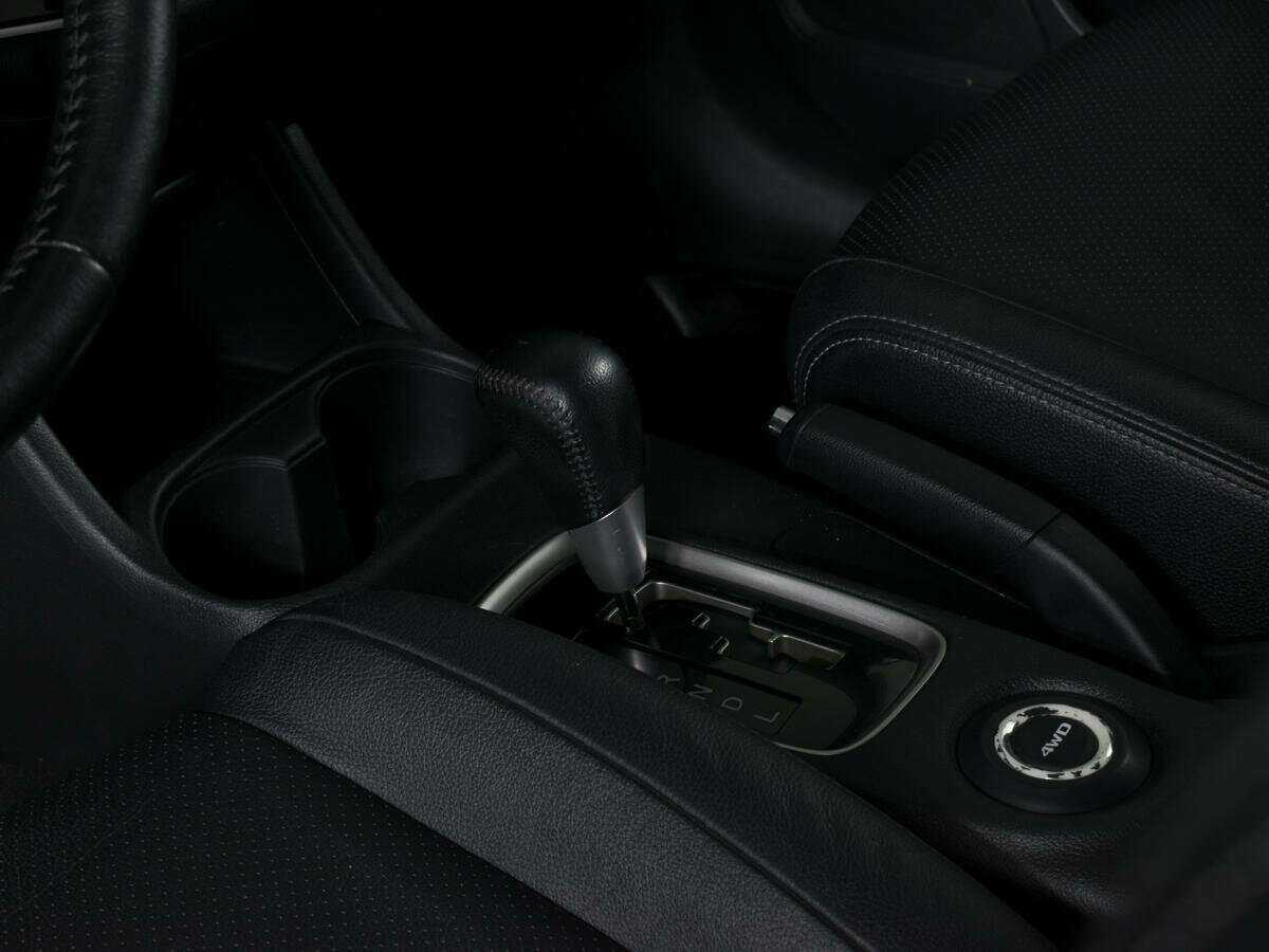 Mitsubishi Outlander с пробегом — 2012 год. Фото: #14