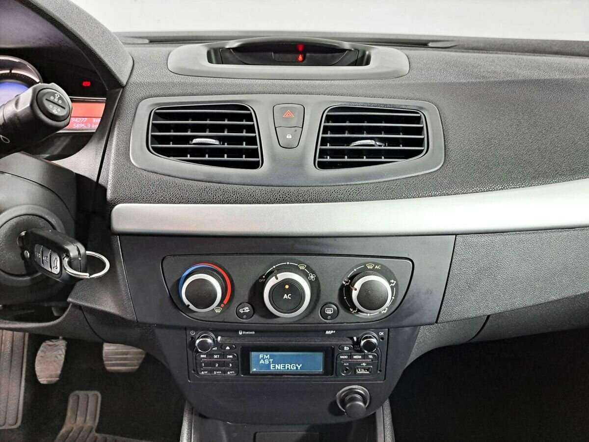 Renault Megane с пробегом — 2013 год. Фото: #12