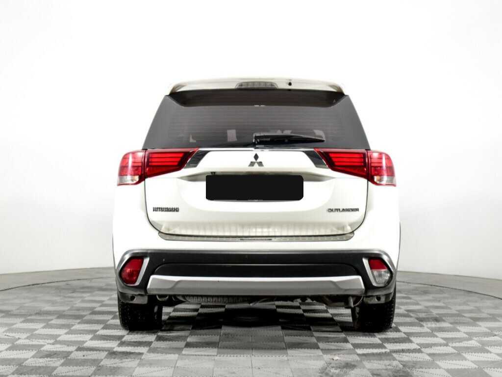 Mitsubishi Outlander с пробегом — 2017 год. Фото: #5