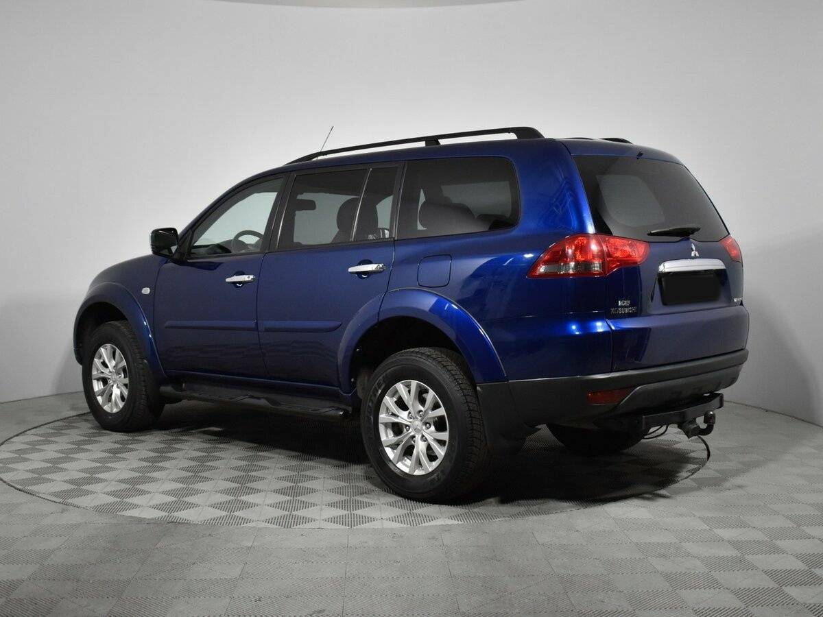 Mitsubishi Pajero Sport с пробегом — 2015 год. Фото: #5