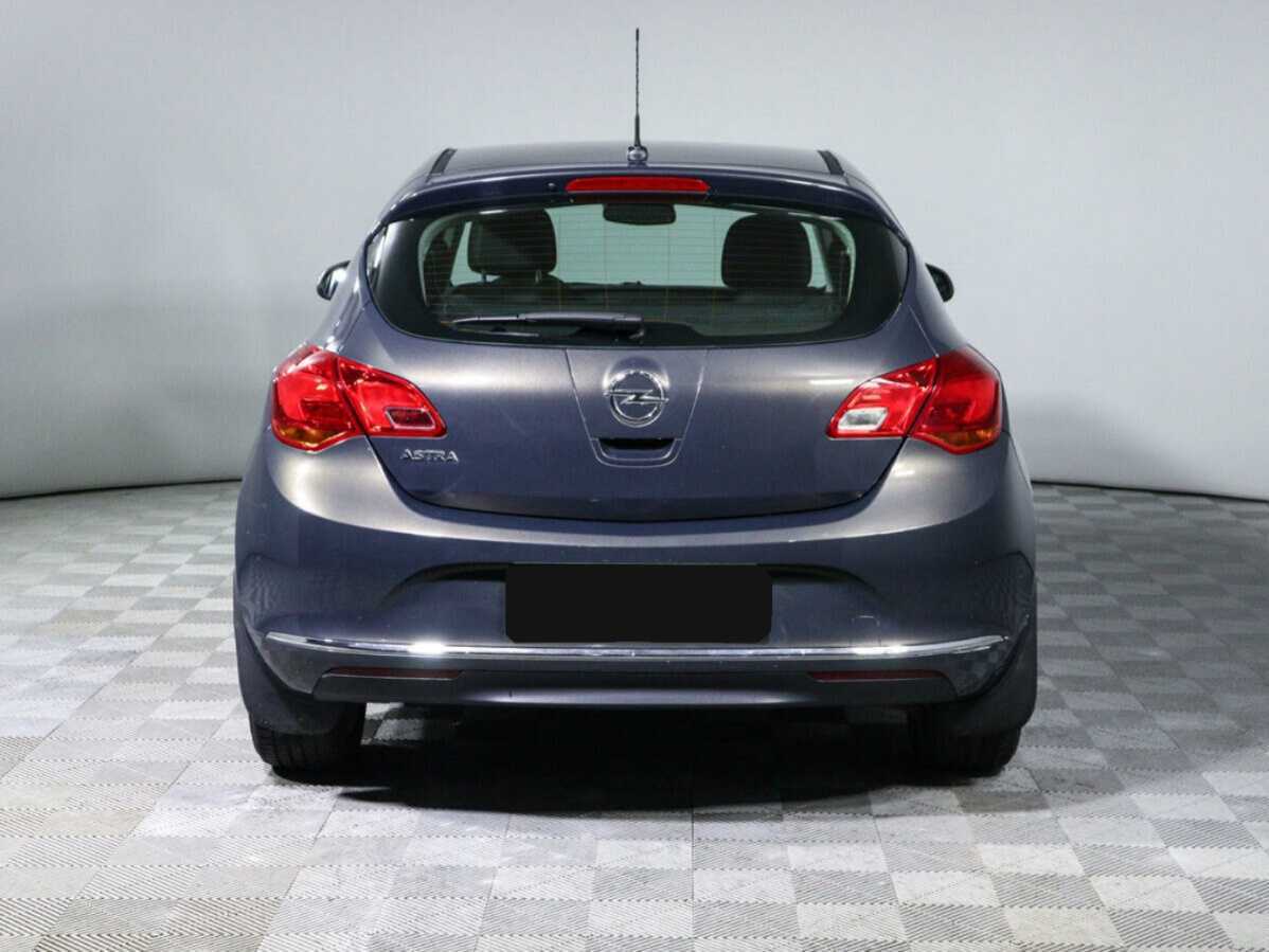 Opel Astra с пробегом — 2012 год. Фото: #5