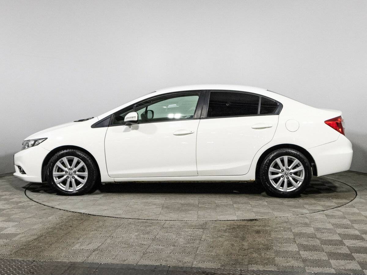 Honda Civic с пробегом — 2012 год. Фото: #7