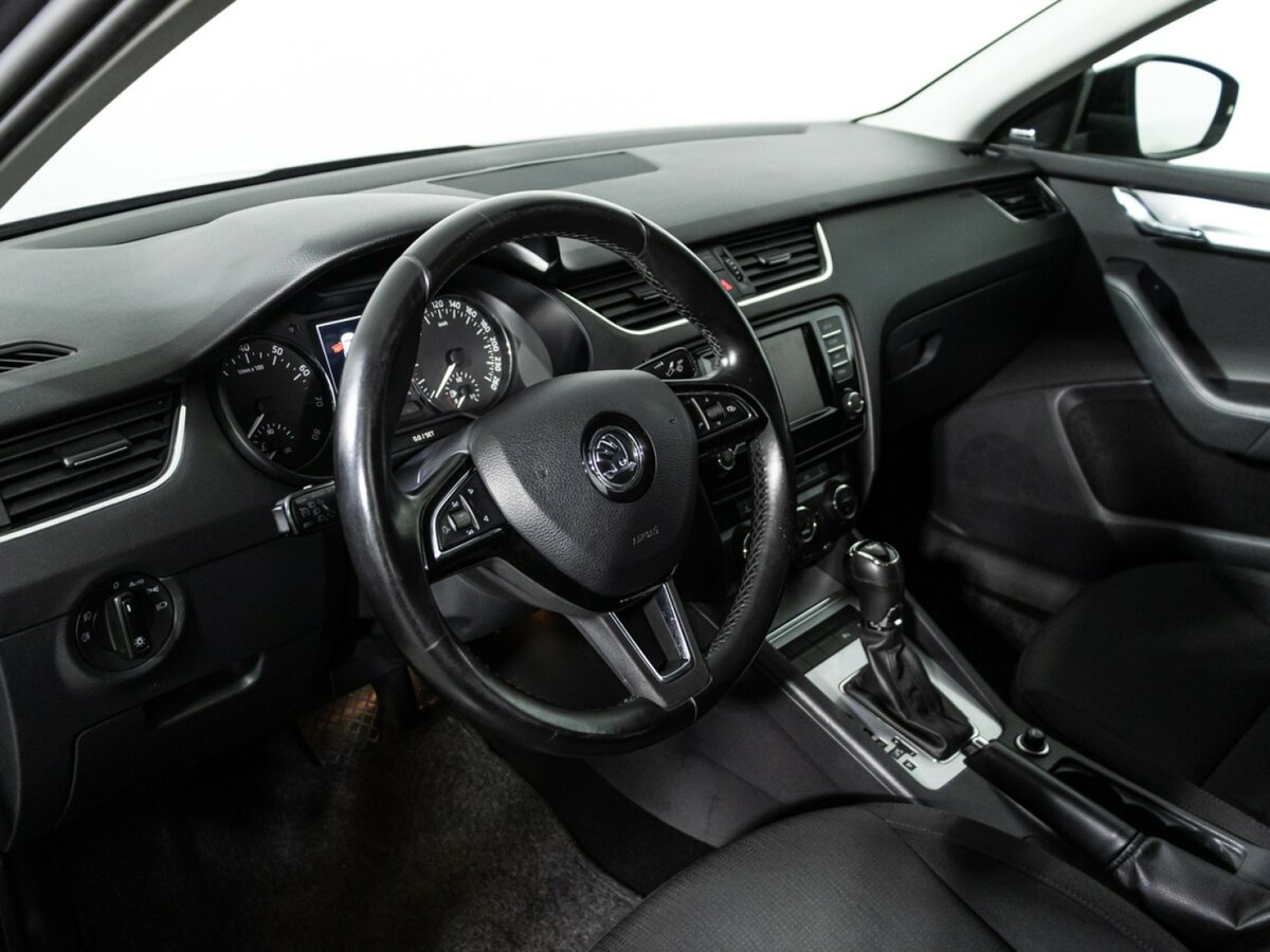 Skoda Octavia с пробегом — 2015 год. Фото: #8