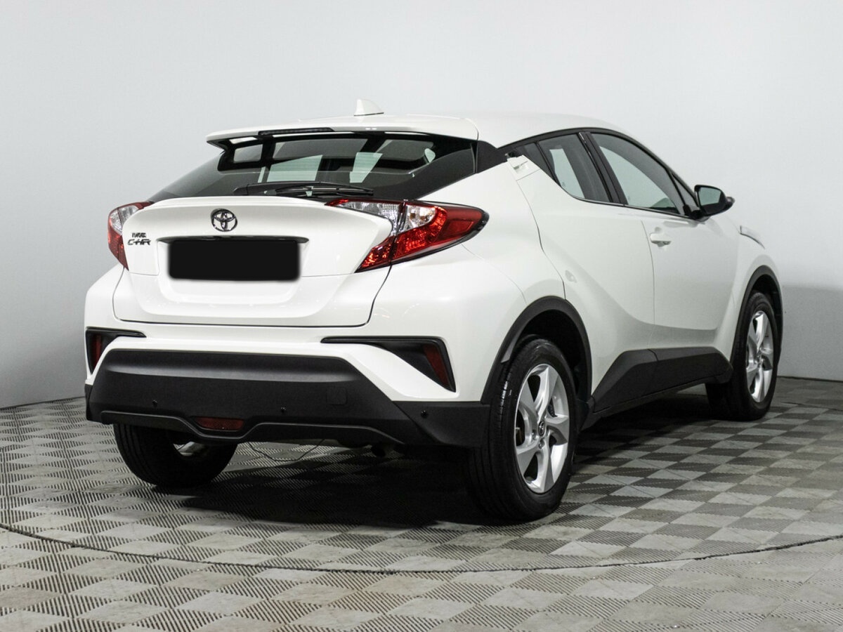 Toyota C-HR с пробегом — 2018 год. Фото: #4