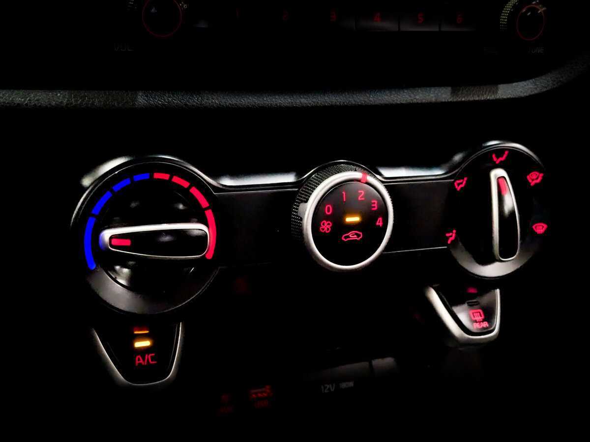 Kia Rio с пробегом — 2020 год. Фото: #22