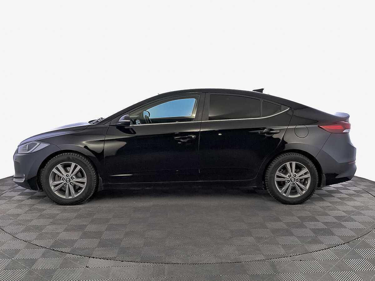 Hyundai Elantra с пробегом — 2017 год. Фото: #7
