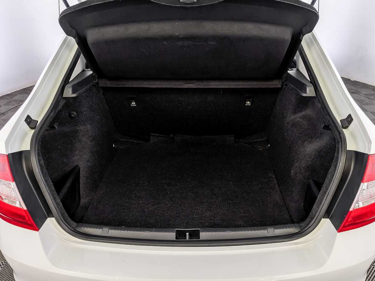 Skoda Rapid с пробегом — 2017 год. Фото: #9