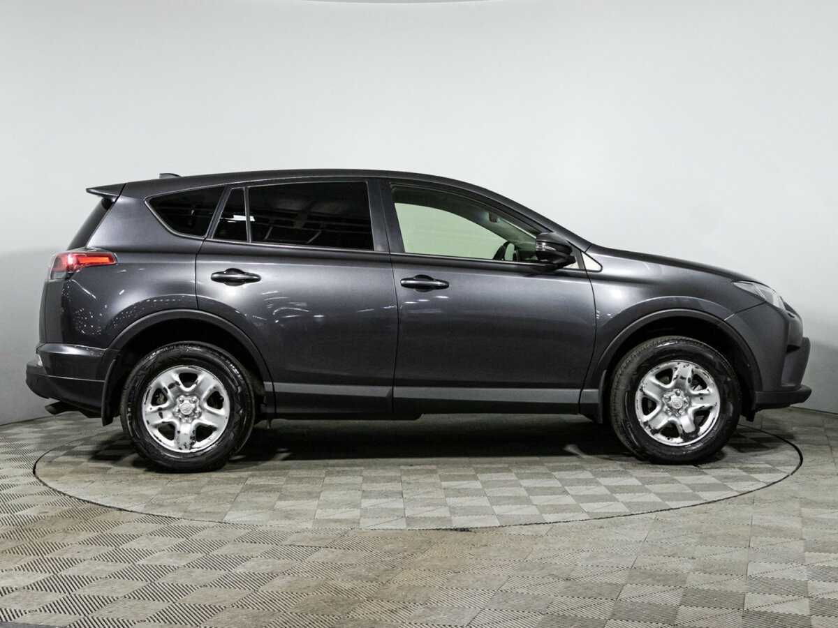Toyota RAV4 с пробегом — 2016 год. Фото: #3