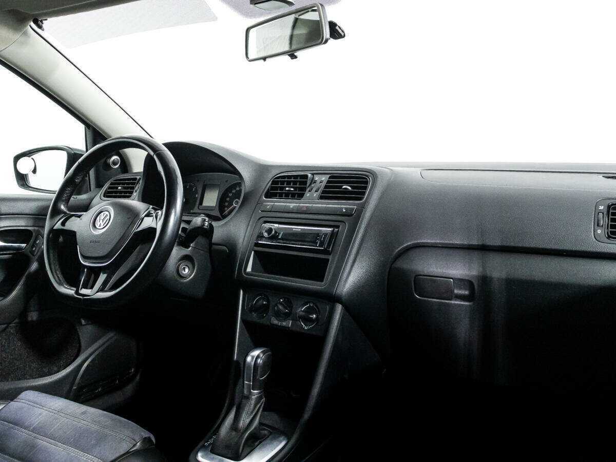 Volkswagen Polo с пробегом — 2016 год. Фото: #8