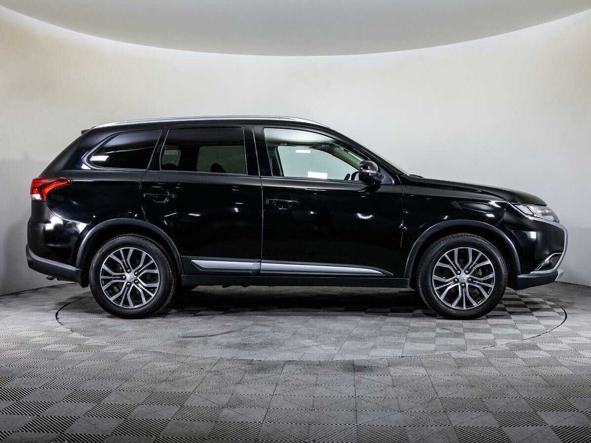 Mitsubishi Outlander с пробегом — 2017 год. Фото: #3