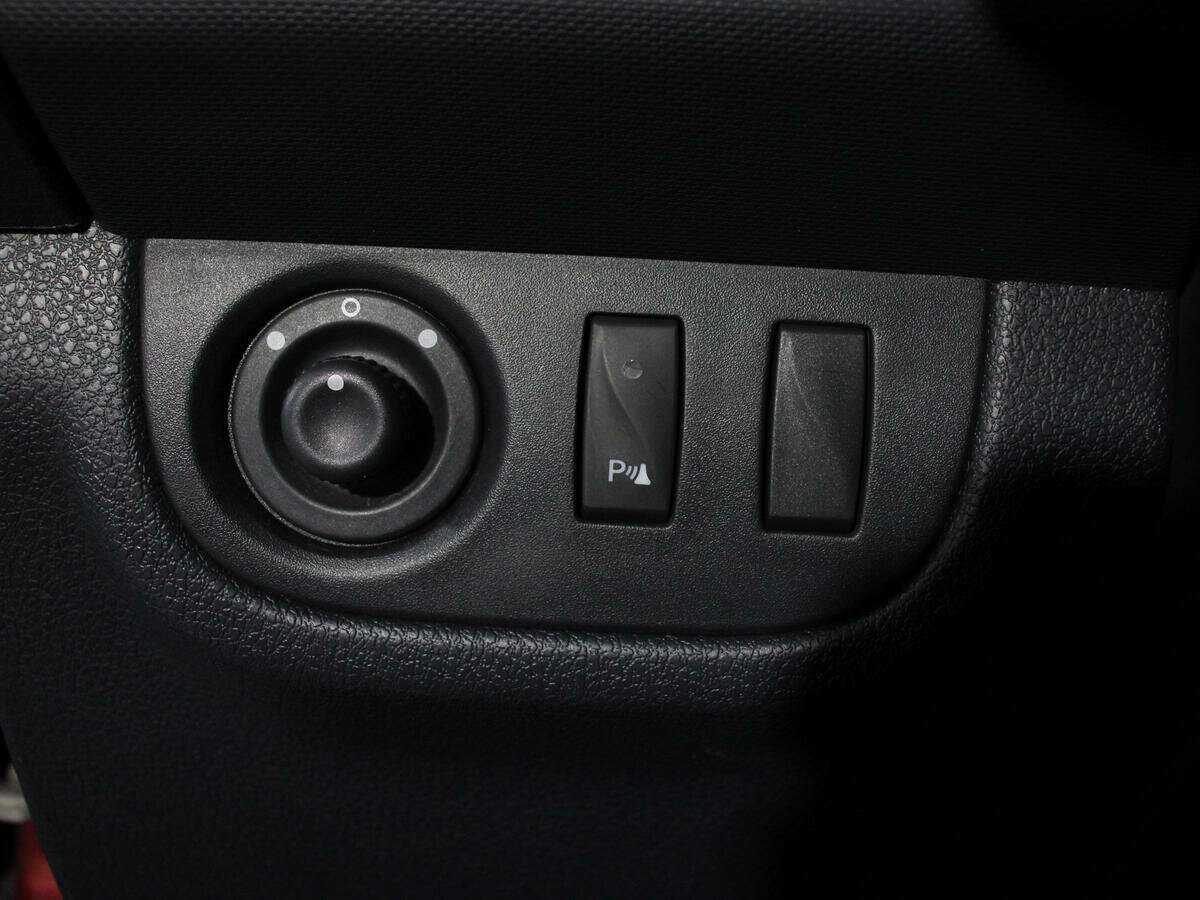 Renault Sandero с пробегом — 2015 год. Фото: #13