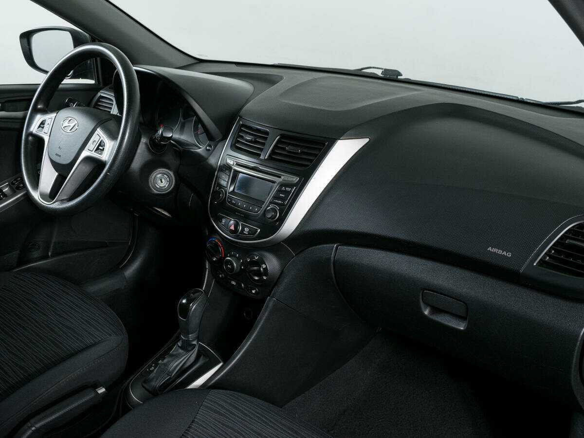 Hyundai Solaris с пробегом — 2014 год. Фото: #8