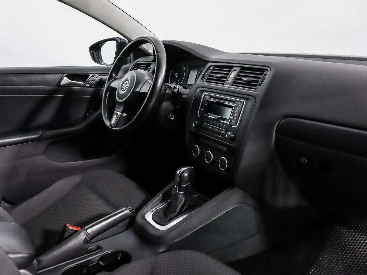 Volkswagen Jetta с пробегом — 2014 год. Фото: #10